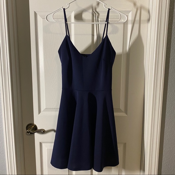 Windsor Dress - Picture 1 of 3